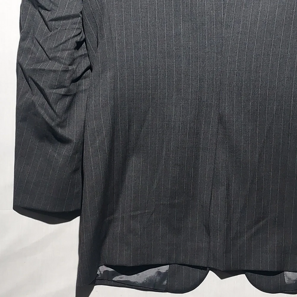 Brooks Brothers Super 110's‎ 100% wool black pinstriped men's blazer 37R